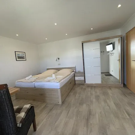 Guest house Weiss *